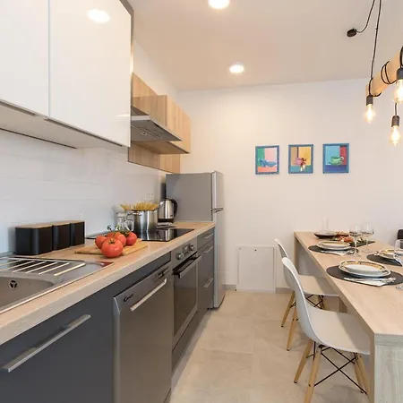 Zardin Apartment